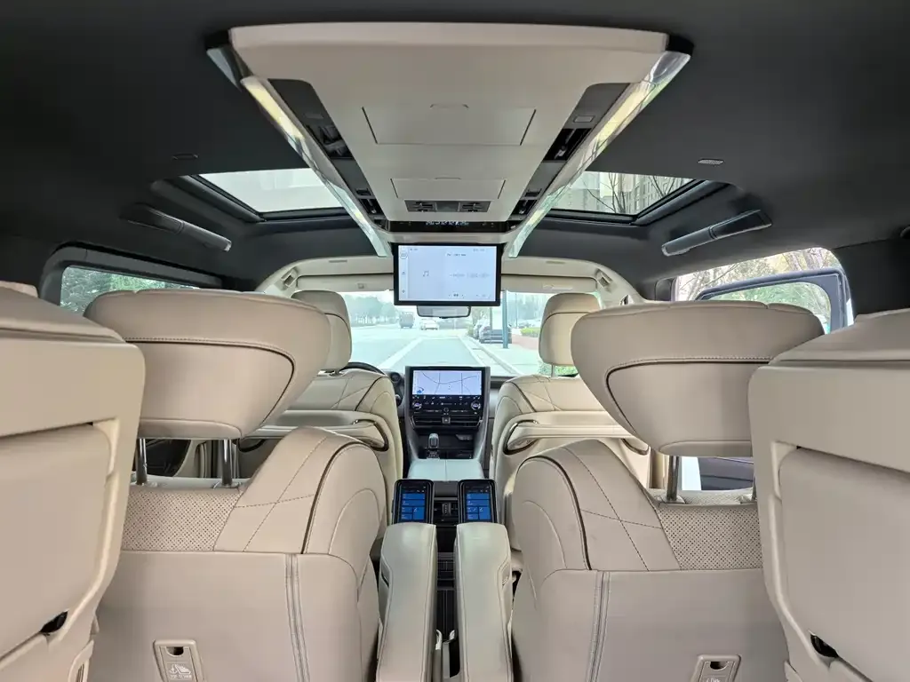 Toyota Alphard 2024 из CN, фото 4