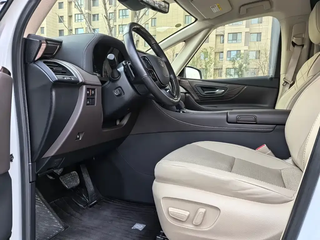 Toyota Alphard 2024 из CN, фото 2