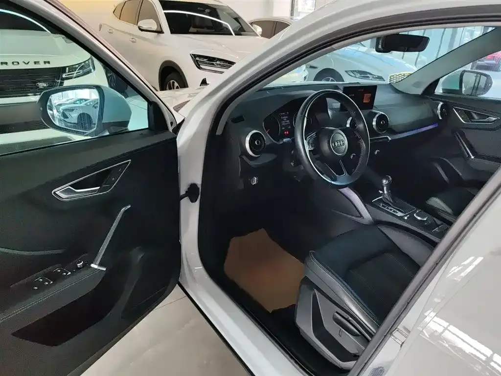 Audi Q2L 2023 из CN, фото 8