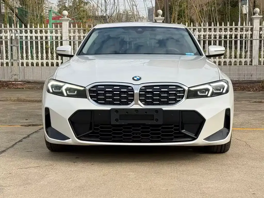 BMW 3 Series 2023 из CN, фото 4