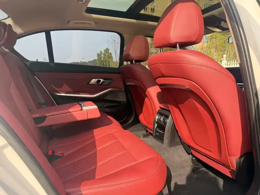 BMW 3 Series 2023 из CN, фото 7