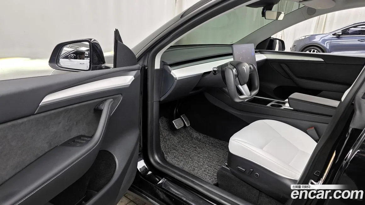 Tesla Model Y 2023 из KR, фото 2