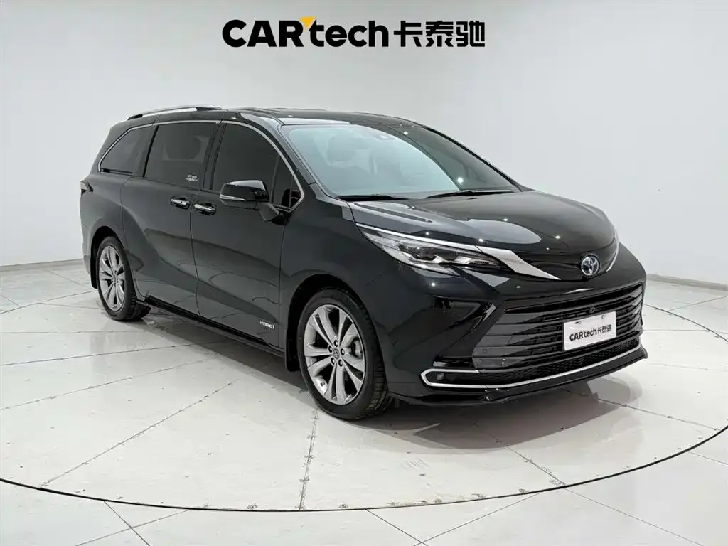 Toyota Sienna 2023 из CN, фото 2