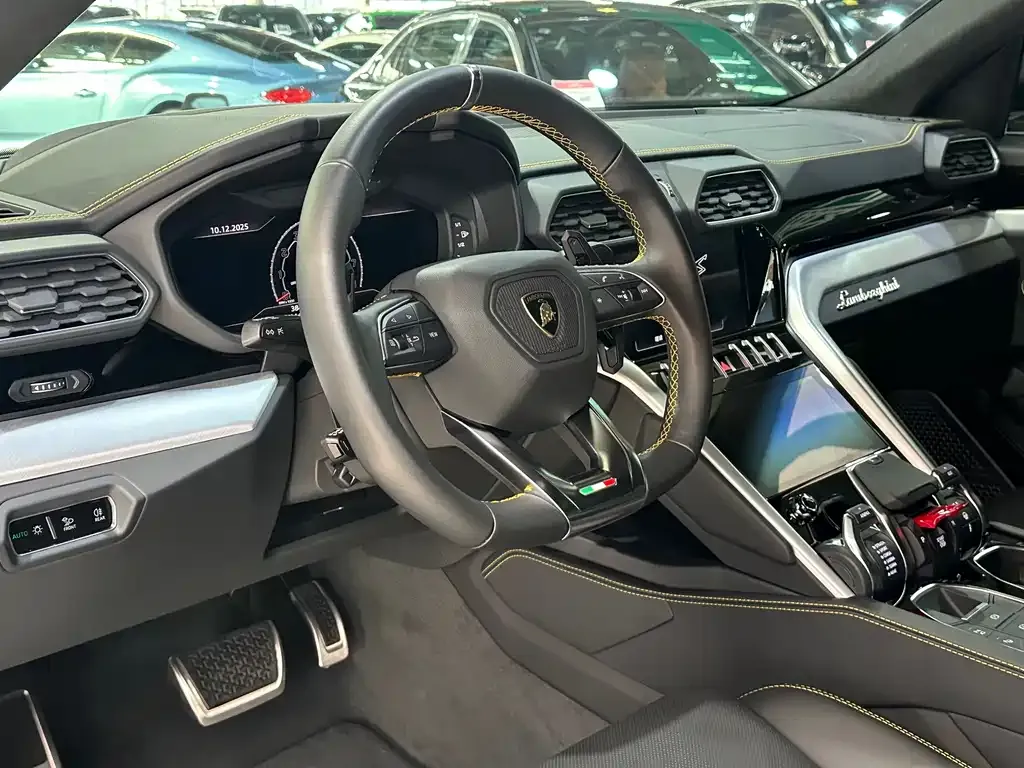 Lamborghini Urus 2023 из CN, фото 5