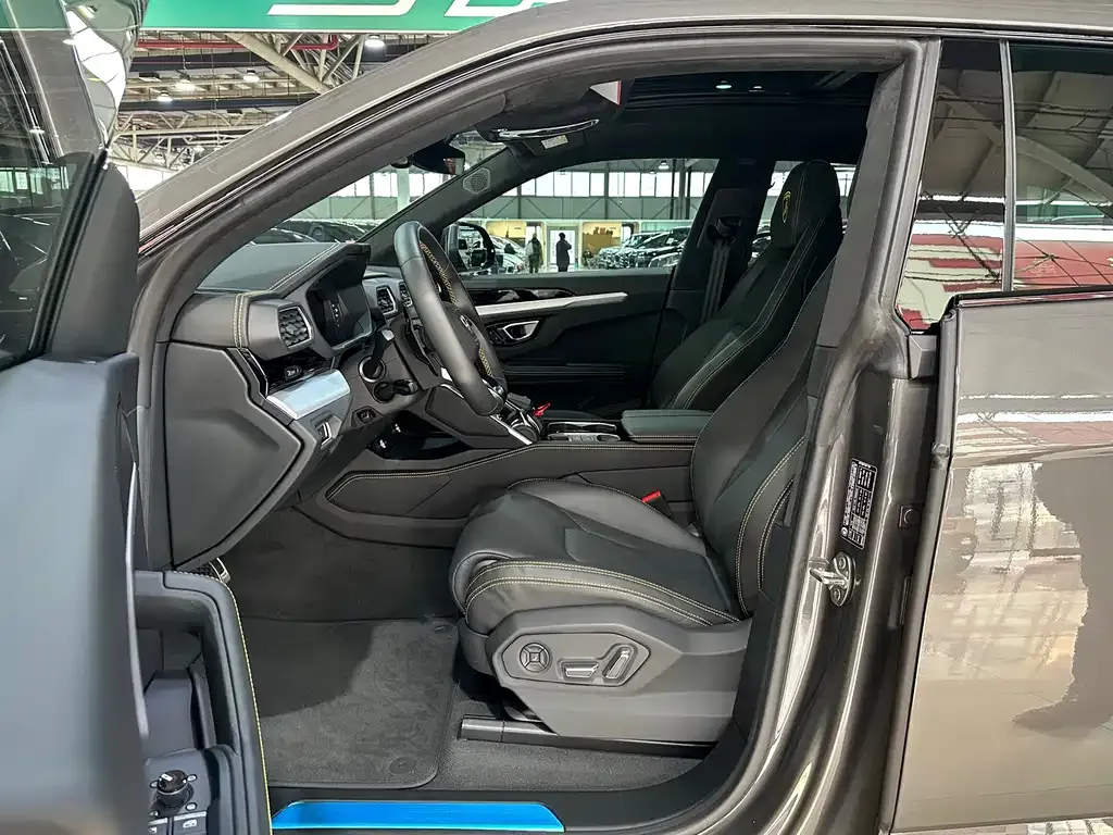 Lamborghini Urus 2023 из CN, фото 3