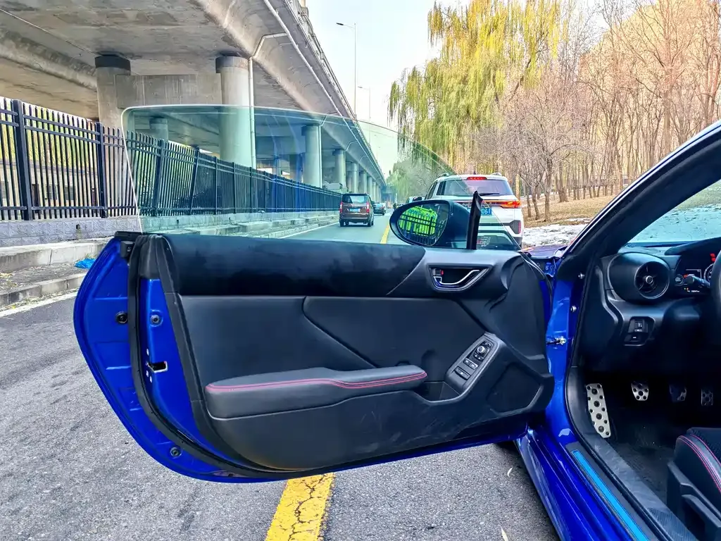 Subaru BRZ 2022 из CN, фото 4