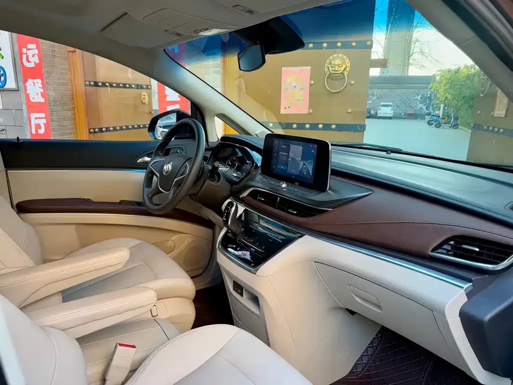 Buick GL8 2023 из CN, фото 2