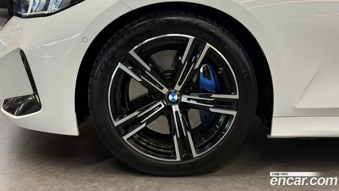 BMW 3-Series 2023 из KR, фото 9