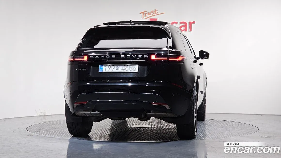 Land Rover Range Rover Velar — фото 10