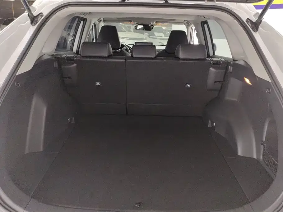 Toyota RAV4 2023 из CN, фото 4