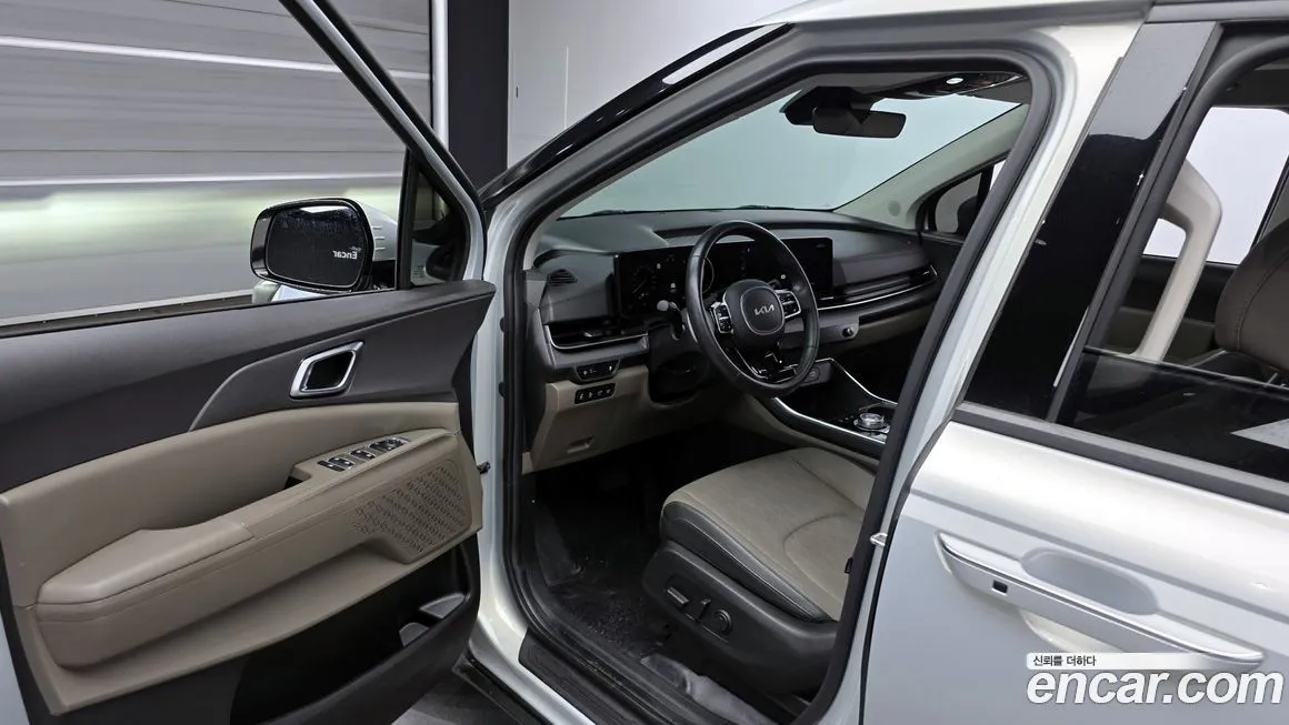 Kia Carnival — фото 10