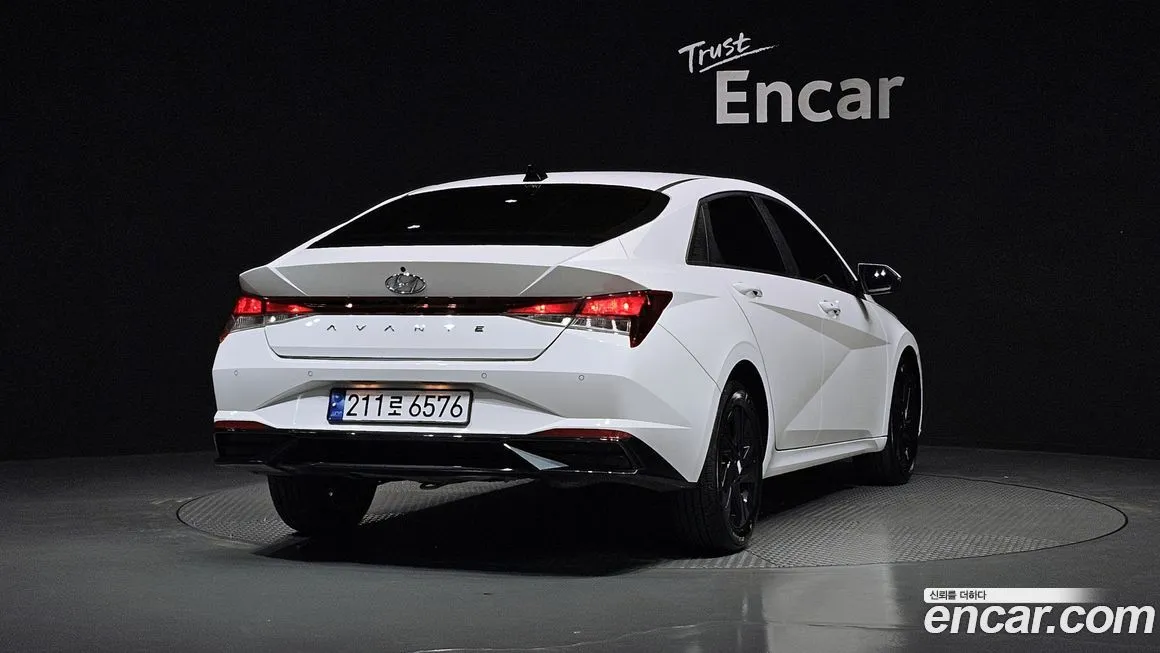 Hyundai AVANTE 2023 из KR, фото 2
