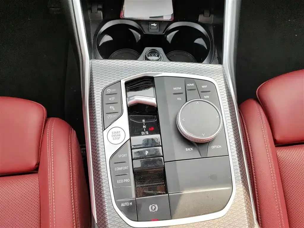 BMW 3 Series 2024 из CN, фото 8