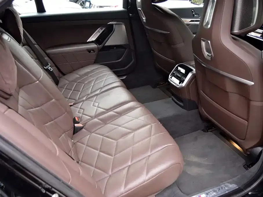 BMW i7 2026 из CN, фото 10