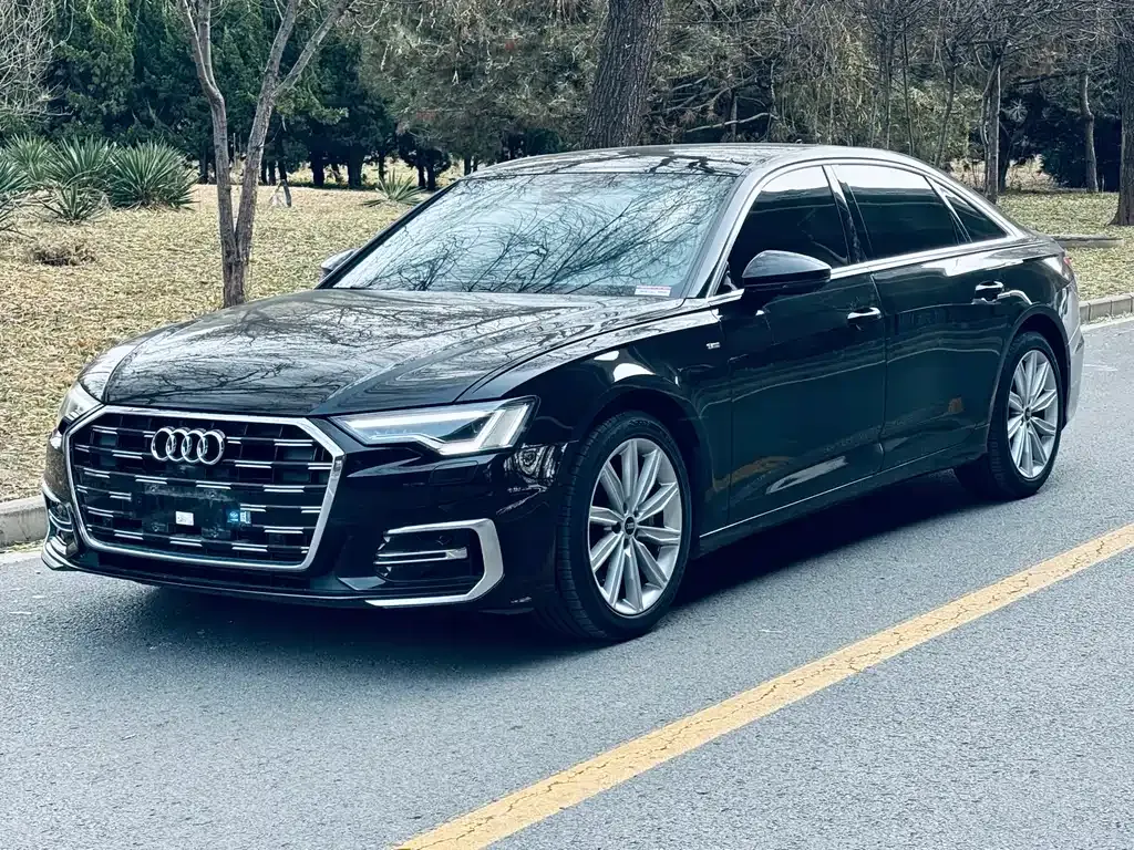 Audi A6L — фото 1