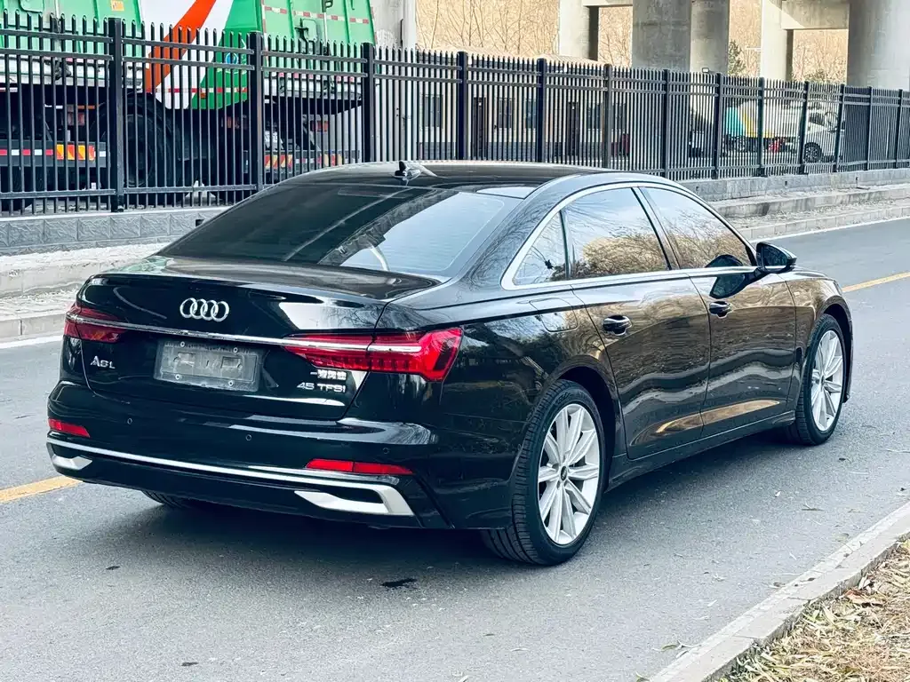 Audi A6L — фото 6