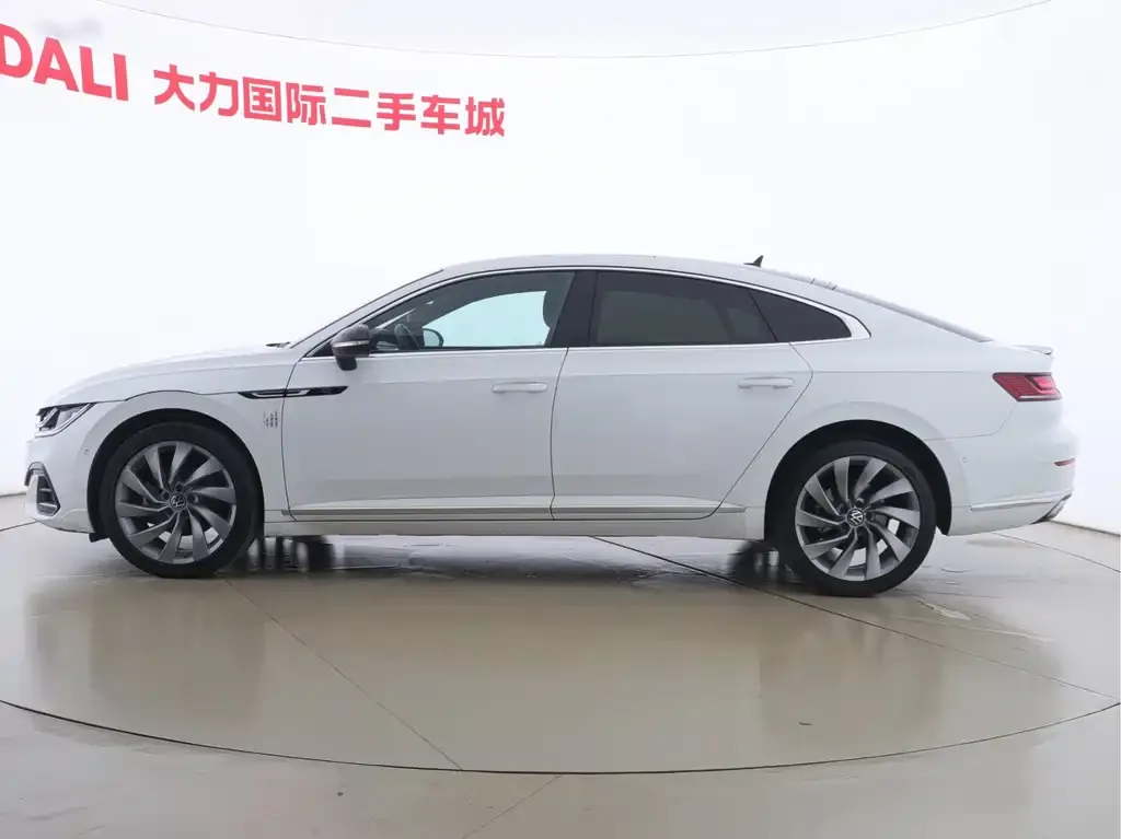 Volkswagen CC 2023 из CN, фото 3