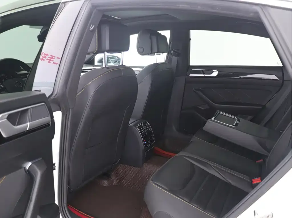 Volkswagen CC 2023 из CN, фото 9