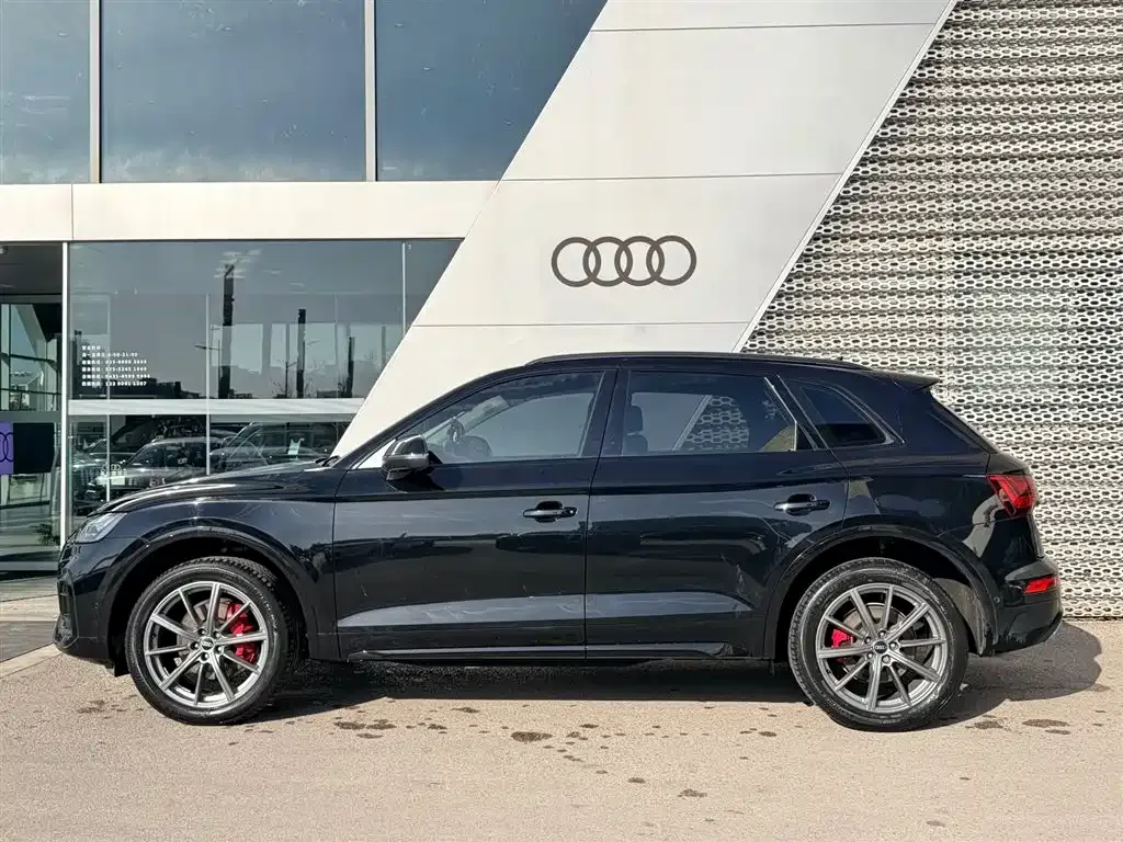 Audi Q5L 2022 из CN, фото 8