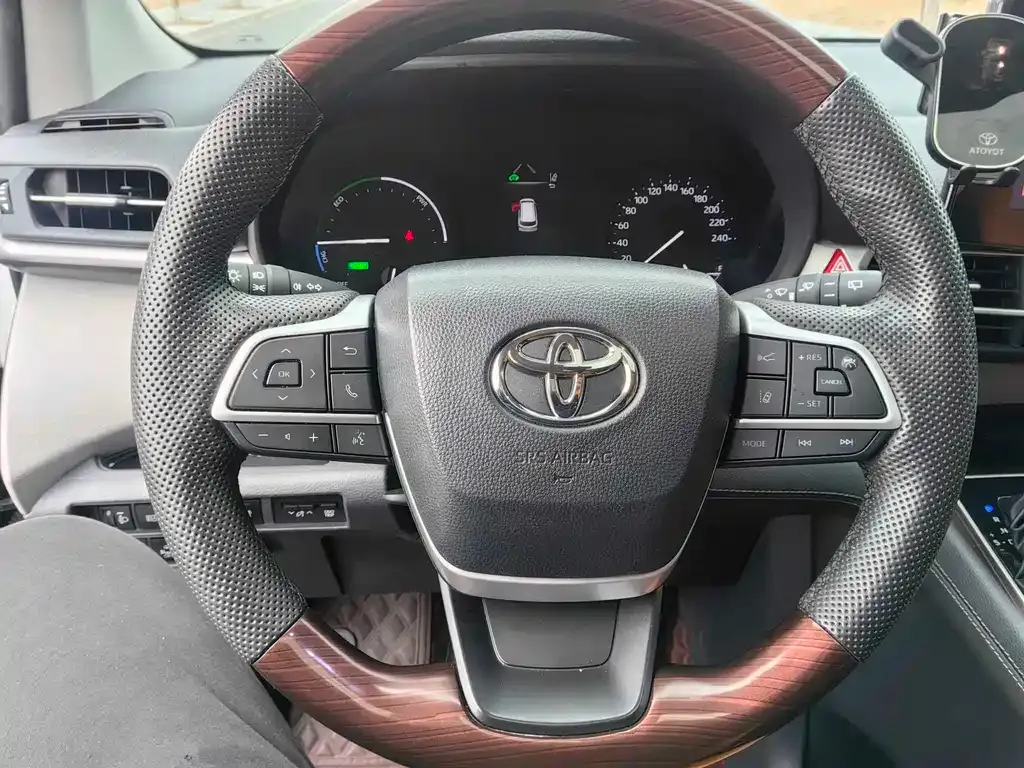 Toyota Sienna 2023 из CN, фото 3