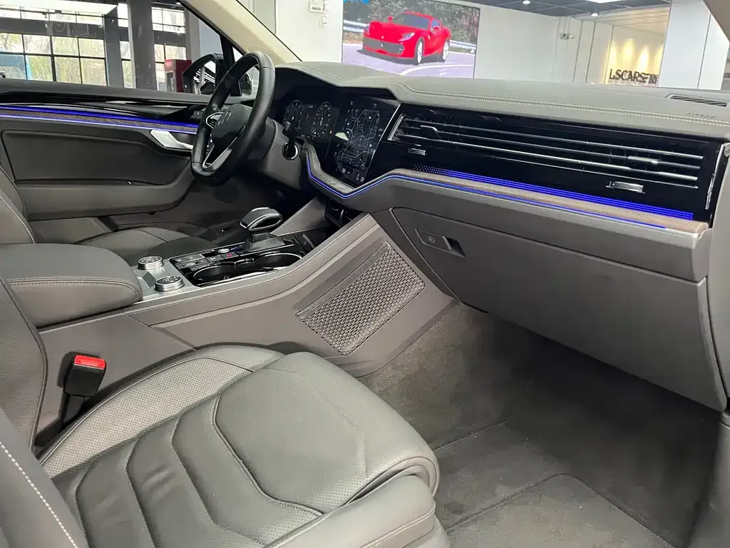 Volkswagen Touareg 2023 из CN, фото 3