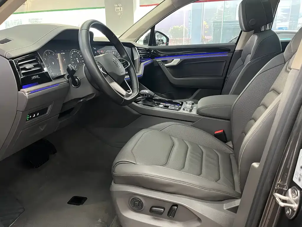 Volkswagen Touareg 2023 из CN, фото 8