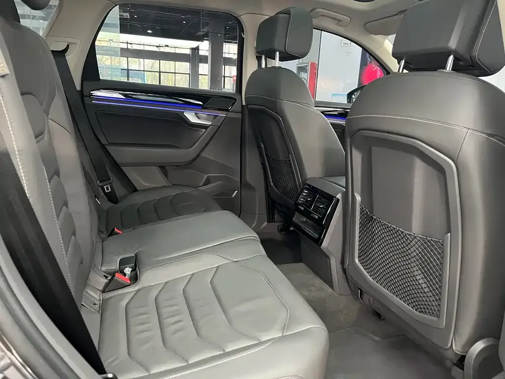 Volkswagen Touareg 2023 из CN, фото 5