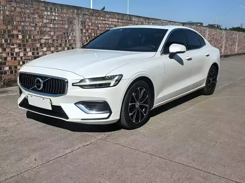 Volvo S60 2021 из CN, фото 1