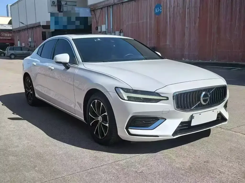 Volvo S60 2021 из CN, фото 2
