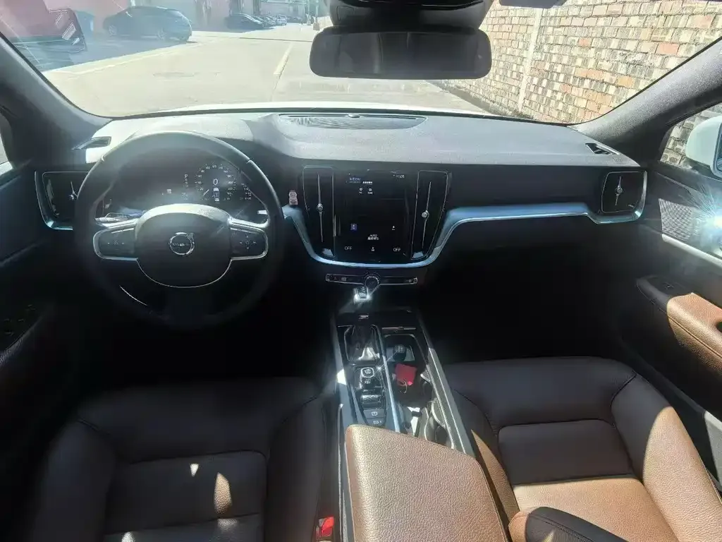 Volvo S60 2021 из CN, фото 8