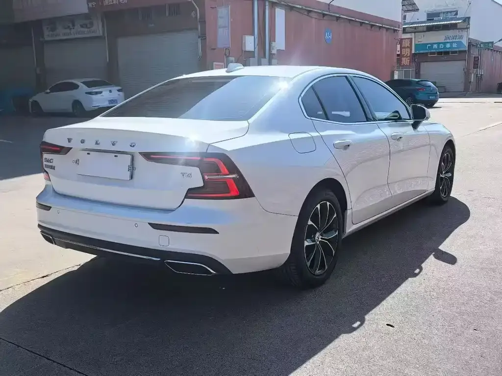 Volvo S60 2021 из CN, фото 6
