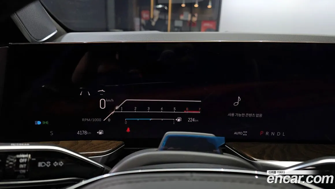 Cadillac Escalade 2025 из KR, фото 2