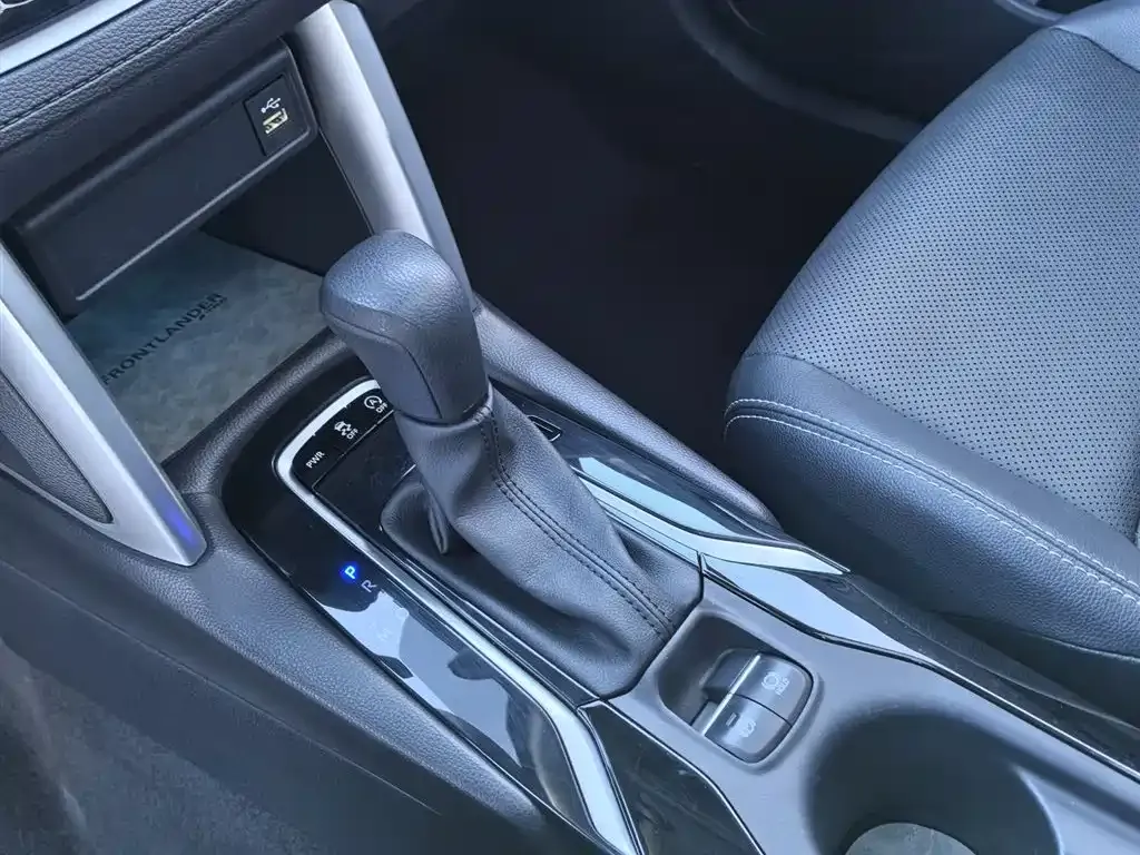 Toyota Frontlander 2022 из CN, фото 3