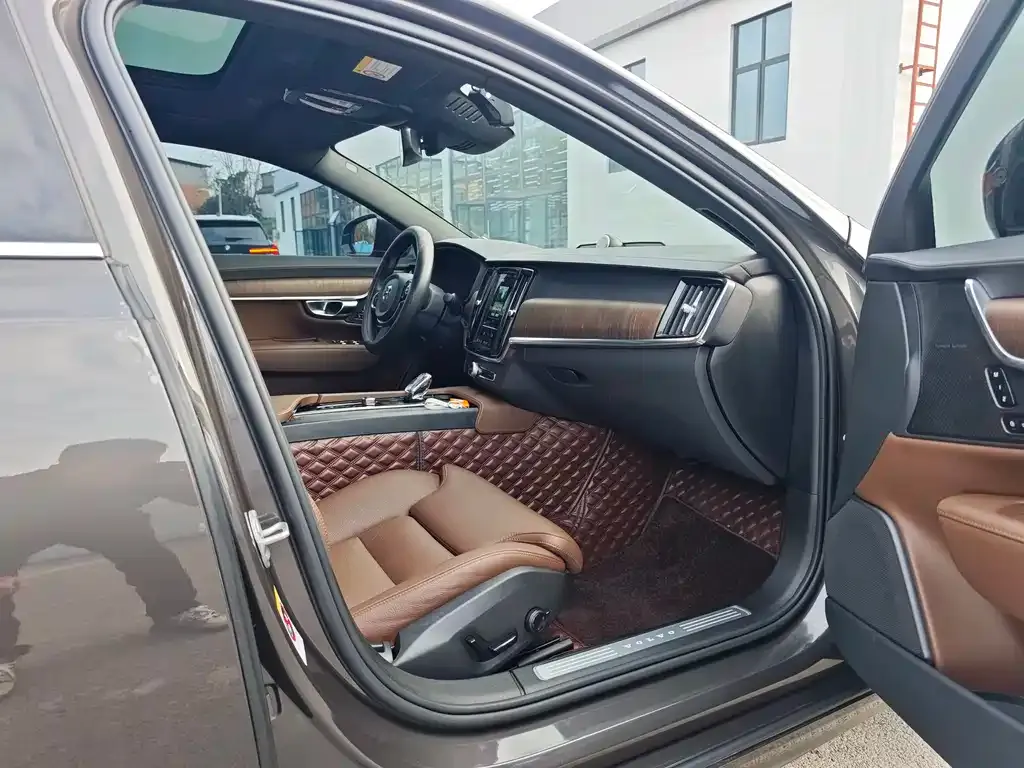 Volvo S90 2024 из CN, фото 9