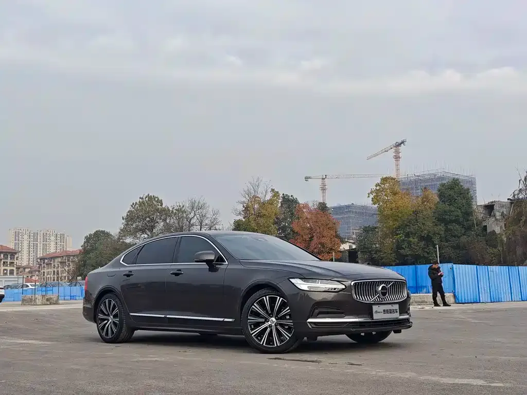Volvo S90 2024 из CN, фото 5