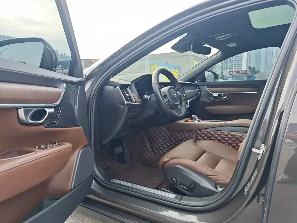 Volvo S90 2024 из CN, фото 3