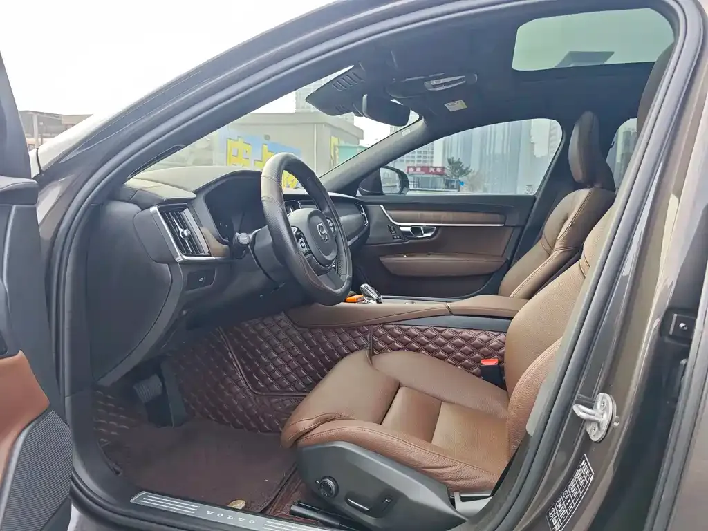 Volvo S90 2024 из CN, фото 8