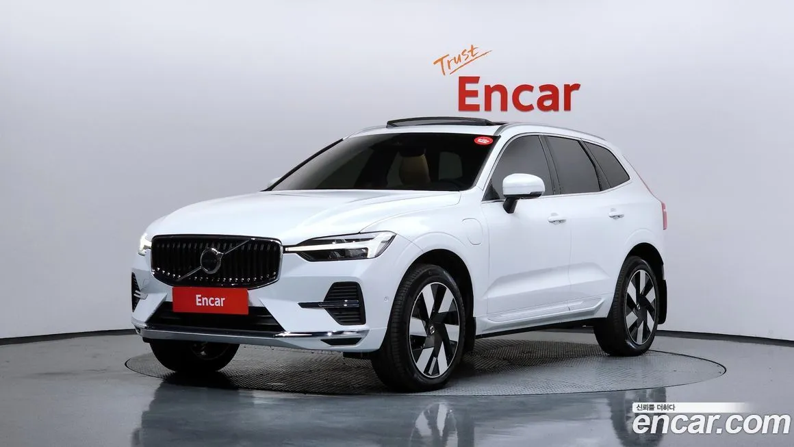 Volvo XC60 — фото 1