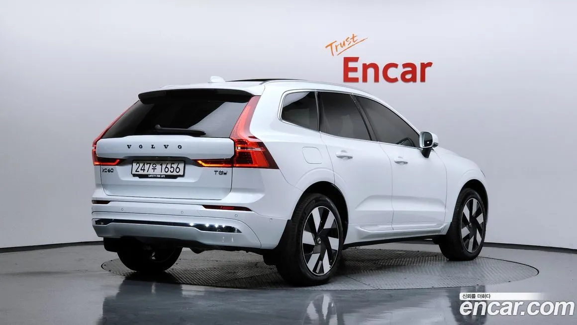 Volvo XC60 — фото 2