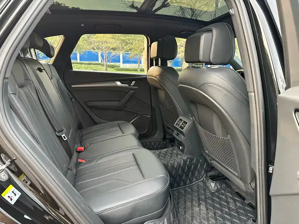 Audi Q5L 2025 из CN, фото 4