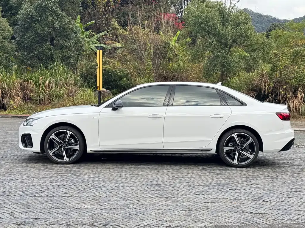 Audi A4L 2025 из CN, фото 8