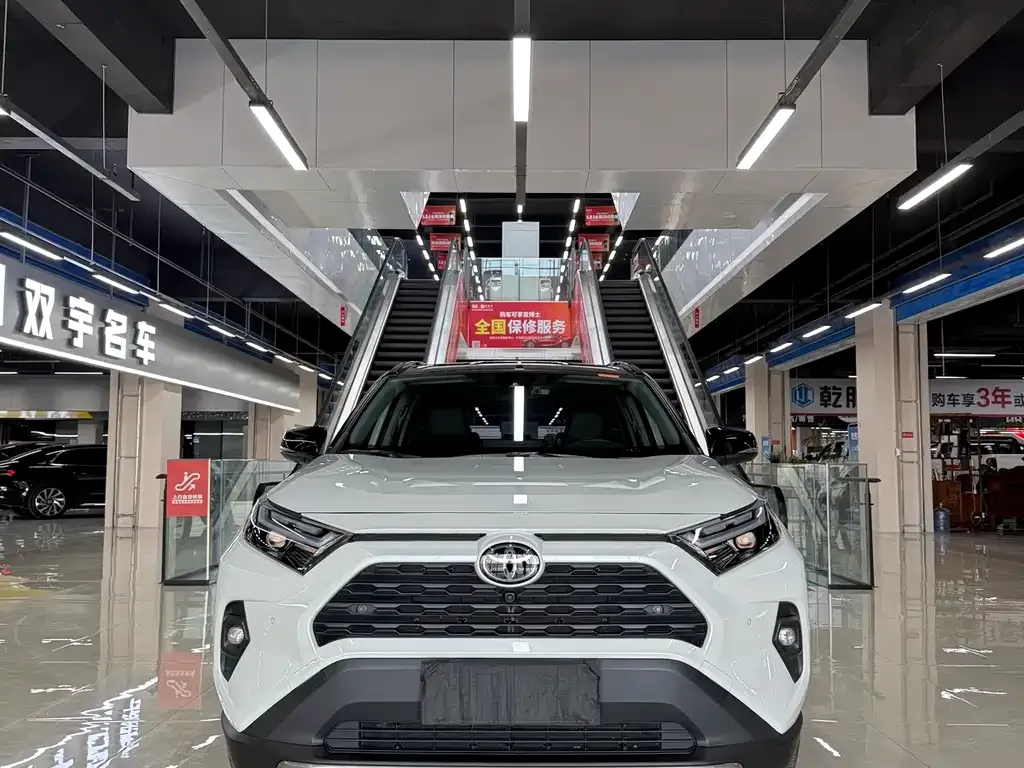 Toyota RAV4 2024 из CN, фото 2