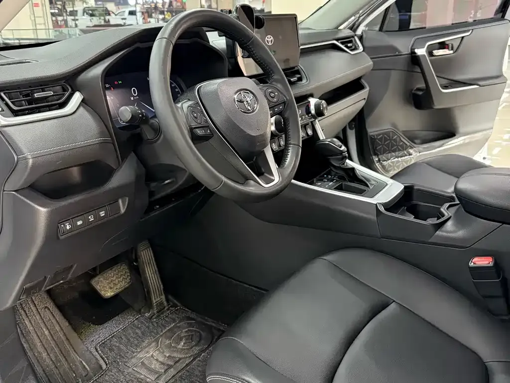 Toyota RAV4 2024 из CN, фото 5
