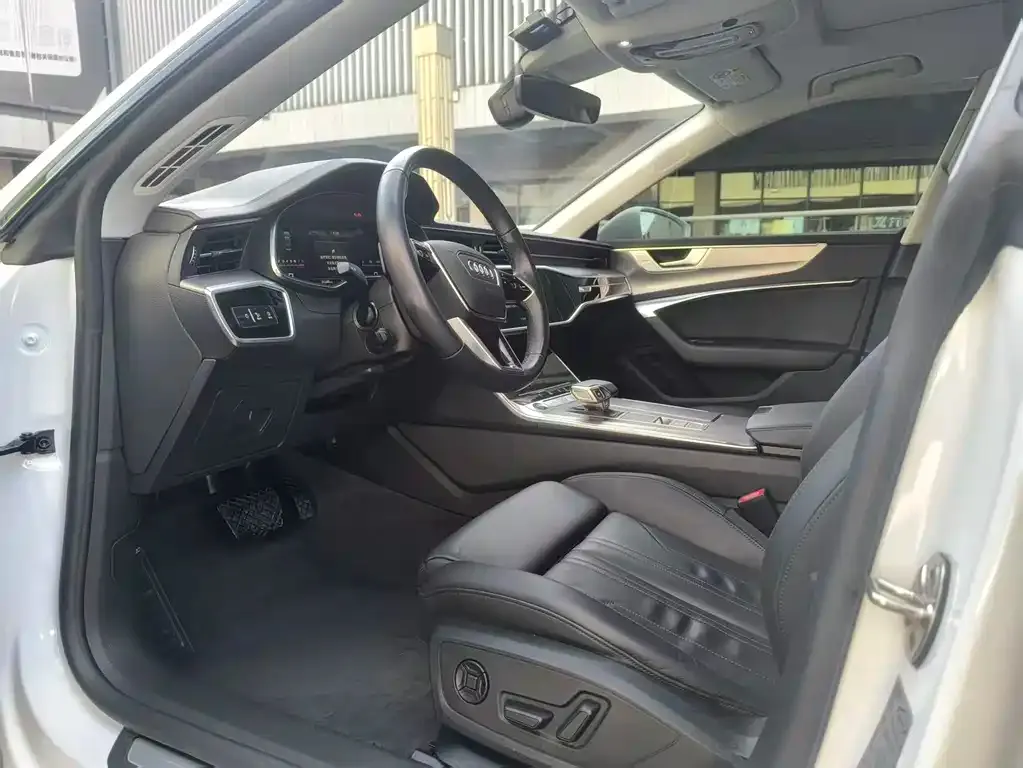 Audi A7 2023 из CN, фото 5