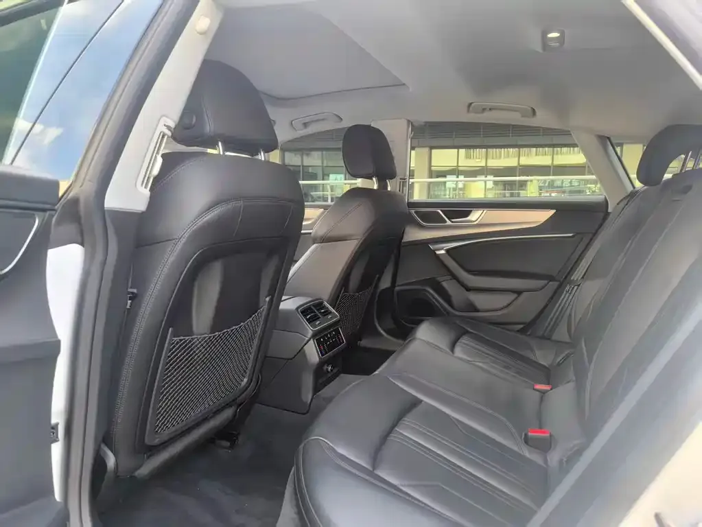 Audi A7 2023 из CN, фото 4