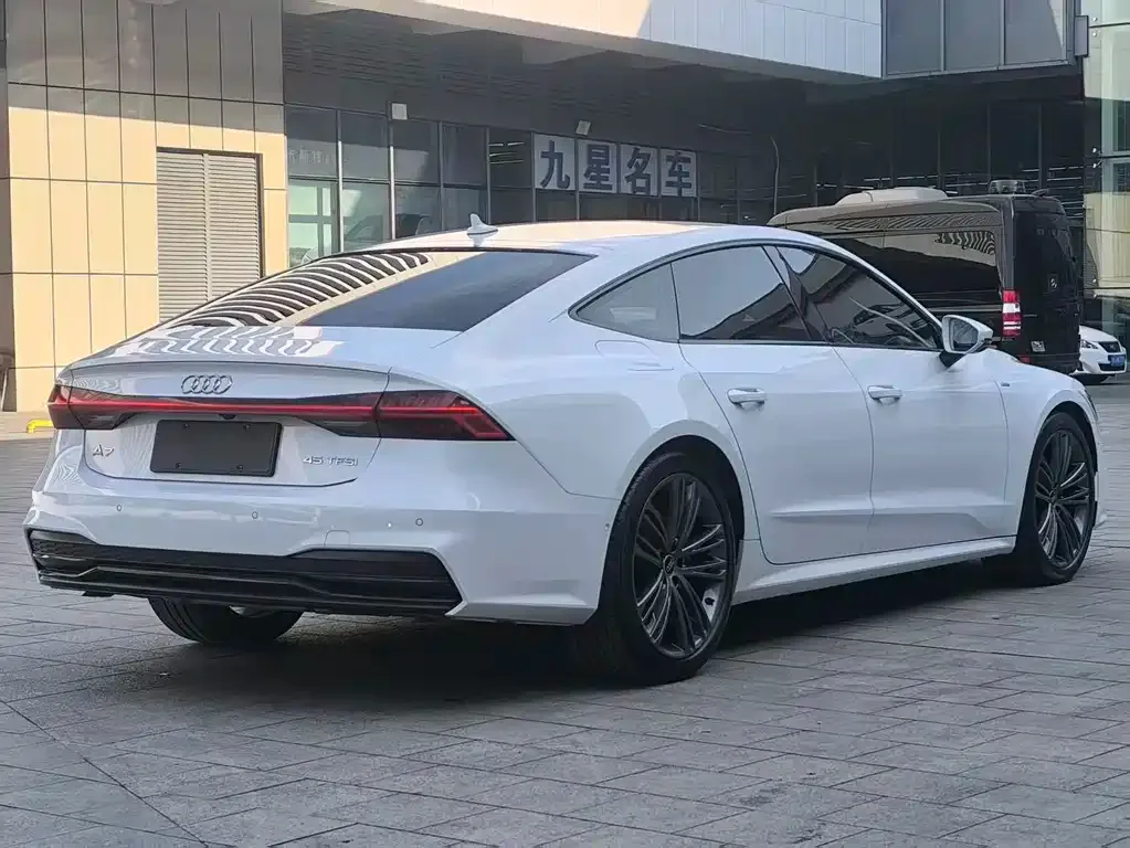 Audi A7 2023 из CN, фото 7
