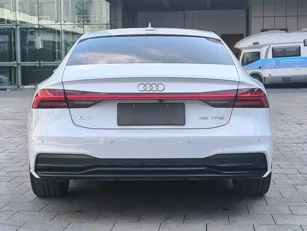 Audi A7 2023 из CN, фото 6