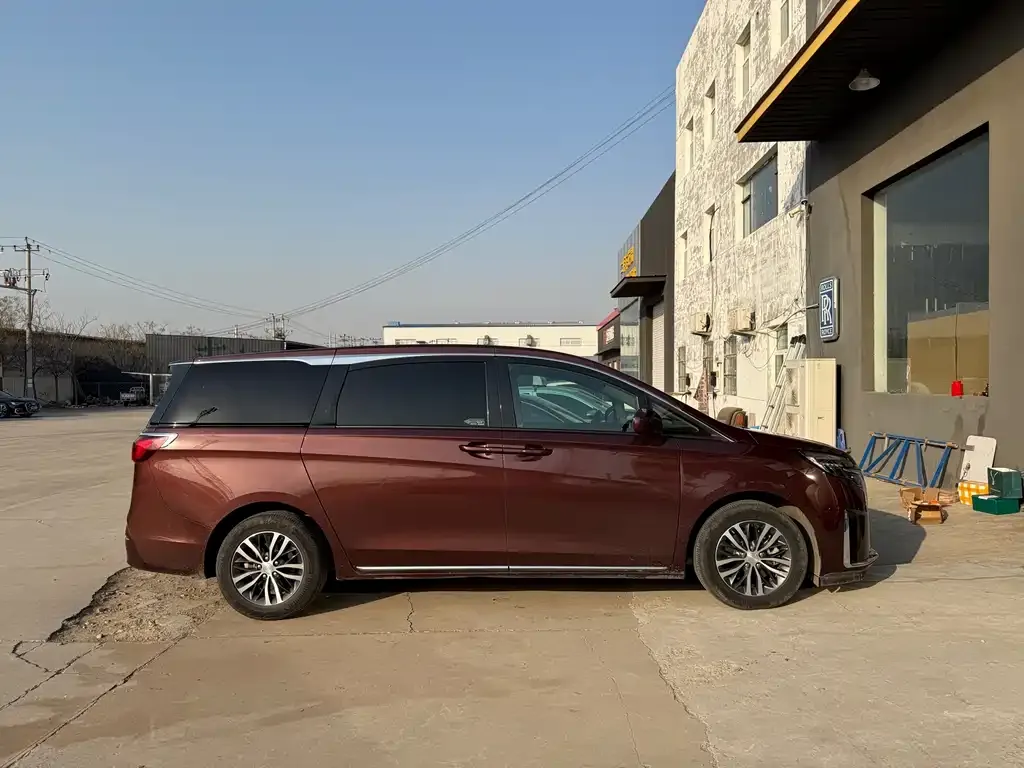 Buick GL8 2023 из CN, фото 9