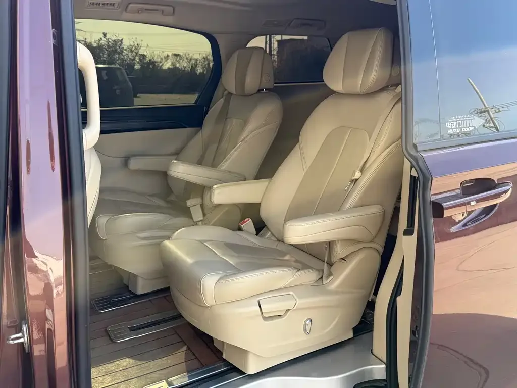 Buick GL8 2023 из CN, фото 5