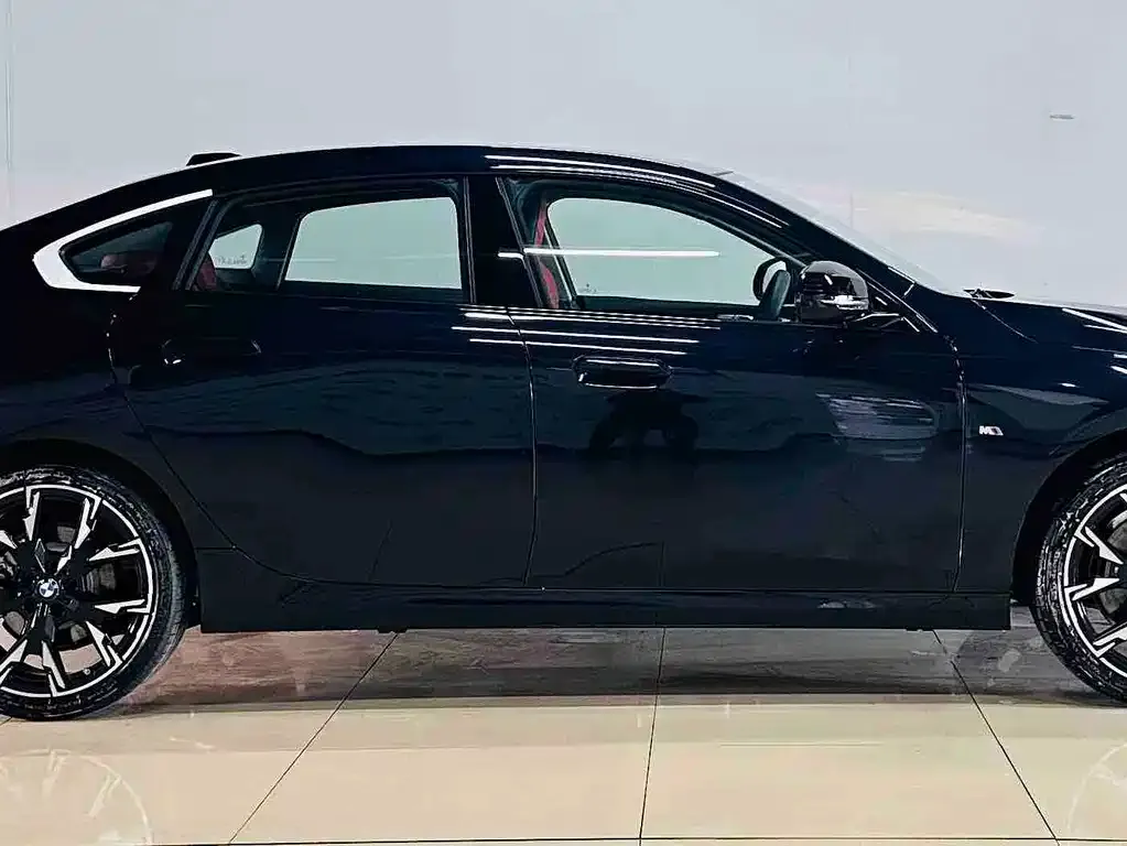 BMW 2 Series 2025 из CN, фото 4